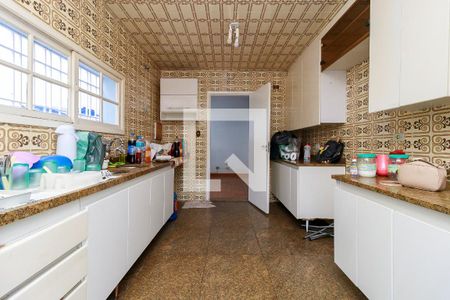 Casa à venda com 550m², 4 quartos e 6 vagas Casa à venda com 550m², 4 quartos e 6 vagasCozinha