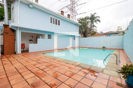 Casa à venda com 550m², 4 quartos e 6 vagas Casa à venda com 550m², 4 quartos e 6 vagasPiscina