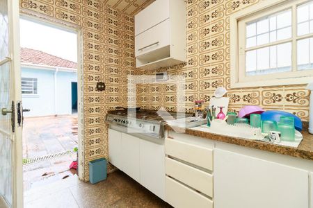 Casa à venda com 550m², 4 quartos e 6 vagas Casa à venda com 550m², 4 quartos e 6 vagasCozinha