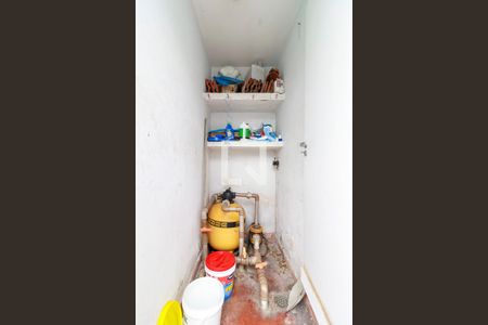 Casa à venda com 550m², 4 quartos e 6 vagas Casa à venda com 550m², 4 quartos e 6 vagasBombas Piscina