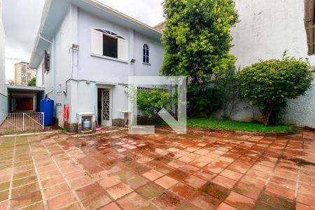 Casa à venda com 550m², 4 quartos e 6 vagas Casa à venda com 550m², 4 quartos e 6 vagasQuintal