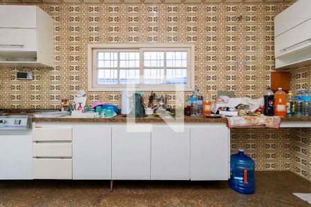 Casa à venda com 550m², 4 quartos e 6 vagas Casa à venda com 550m², 4 quartos e 6 vagasCozinha