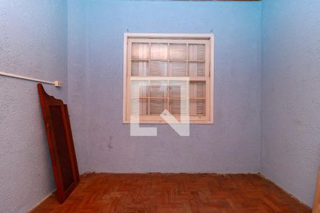 Casa à venda com 550m², 4 quartos e 6 vagas Casa à venda com 550m², 4 quartos e 6 vagasÁrea de Serviço - Quarto