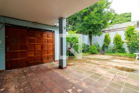 Casa à venda com 550m², 4 quartos e 6 vagas Casa à venda com 550m², 4 quartos e 6 vagasGaragem