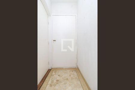 Casa à venda com 550m², 4 quartos e 6 vagas Casa à venda com 550m², 4 quartos e 6 vagasArmário