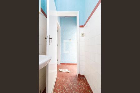 Casa à venda com 550m², 4 quartos e 6 vagas Casa à venda com 550m², 4 quartos e 6 vagasÁrea de Serviço - Banheiro