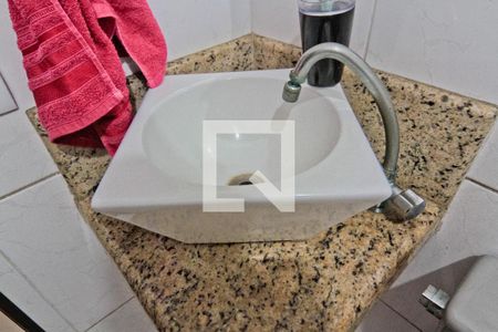 Lavabo de casa à venda com 3 quartos, 195m² em Vila Palmeiras, São Paulo