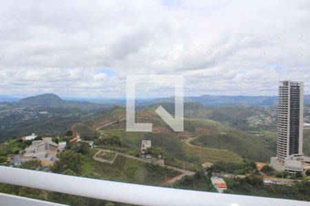 Vista da varanda da sala de apartamento à venda com 2 quartos, 98m² em Vila da Serra, Nova Lima