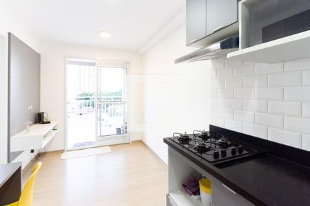 Sala/Cozinha de apartamento para alugar com 1 quarto, 30m² em Parque Industrial Tomas Edson, São Paulo