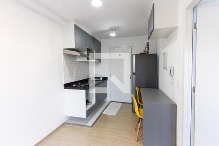 Sala/Cozinha de apartamento para alugar com 1 quarto, 30m² em Parque Industrial Tomas Edson, São Paulo