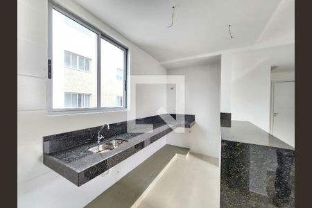 Cozinha de apartamento à venda com 2 quartos, 128m² em Alto Barroca, Belo Horizonte