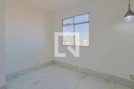 Quarto de apartamento para alugar com 2 quartos, 73m² em União, Belo Horizonte