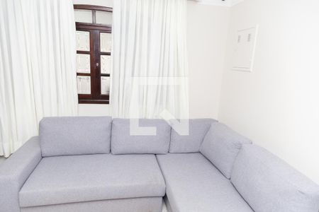 Sala de casa à venda com 3 quartos, 250m² em Jardim Santa Mena, Guarulhos