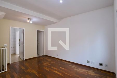 Sala de casa à venda com 2 quartos, 109m² em Vila Bertioga, São Paulo