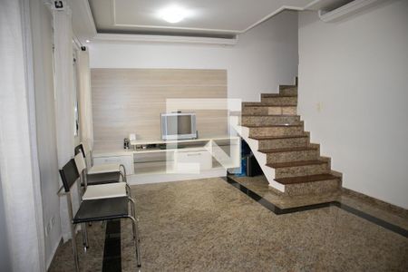 Sala de casa para alugar com 4 quartos, 260m² em Jardim Virginia Bianca, São Paulo