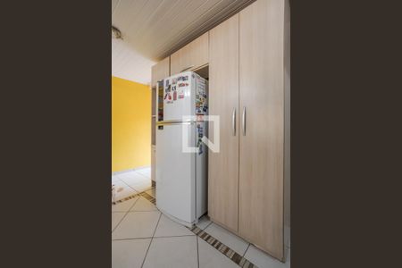 Cozinha 1 de casa à venda com 5 quartos, 150m² em Costa E Silva, Porto Alegre