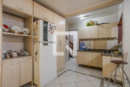 Cozinha 1 de casa à venda com 5 quartos, 150m² em Costa E Silva, Porto Alegre