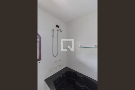 Casa à venda com 250m², 6 quartos e 3 vagas Casa à venda com 250m², 6 quartos e 3 vagasCasa 2 Banheiro