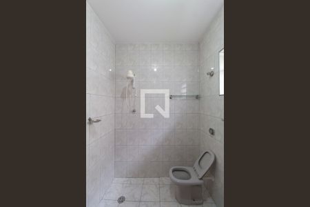 Casa à venda com 250m², 6 quartos e 3 vagas Casa à venda com 250m², 6 quartos e 3 vagasCasa 1 Banheiro