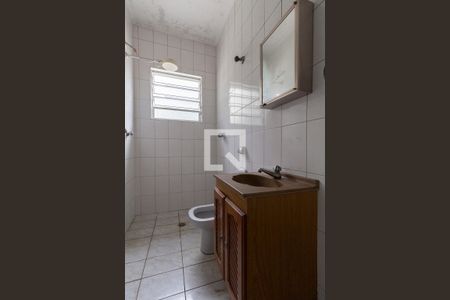 Casa à venda com 250m², 6 quartos e 3 vagas Casa à venda com 250m², 6 quartos e 3 vagasCasa 1 Banheiro de Serviço