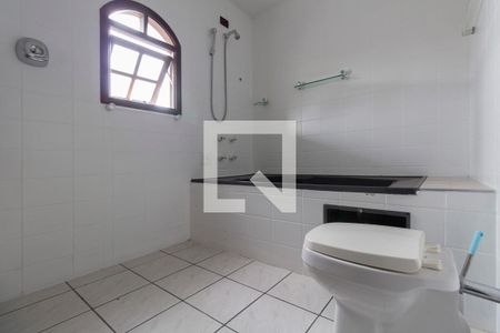 Casa à venda com 250m², 6 quartos e 3 vagas Casa à venda com 250m², 6 quartos e 3 vagasCasa 2 Banheiro