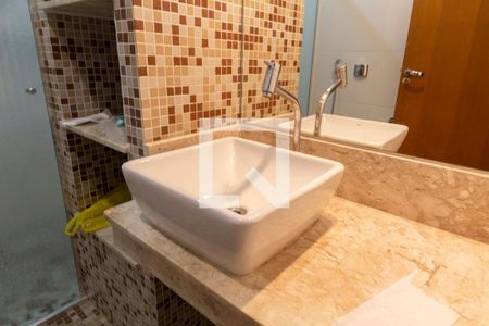 Casa à venda com 250m², 6 quartos e 3 vagas Casa à venda com 250m², 6 quartos e 3 vagasCasa 2 Banheiro 2