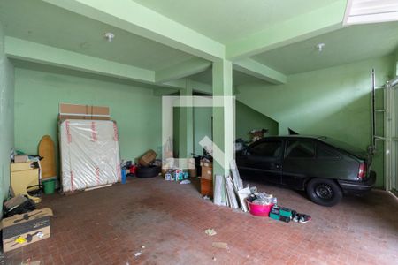 Casa à venda com 250m², 6 quartos e 3 vagas Casa à venda com 250m², 6 quartos e 3 vagasGaragem