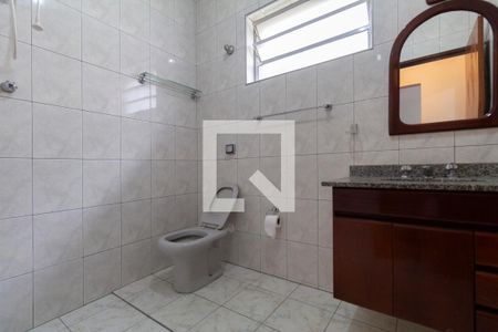 Casa à venda com 250m², 6 quartos e 3 vagas Casa à venda com 250m², 6 quartos e 3 vagasCasa 1 Banheiro