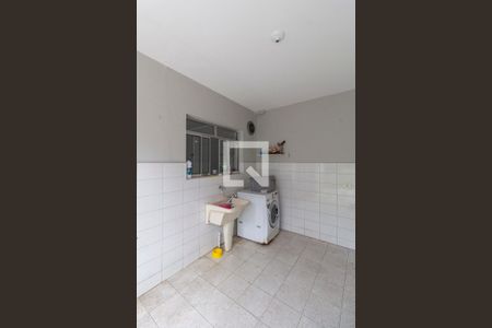 Casa à venda com 250m², 6 quartos e 3 vagas Casa à venda com 250m², 6 quartos e 3 vagasCasa 1 Área de Serviço