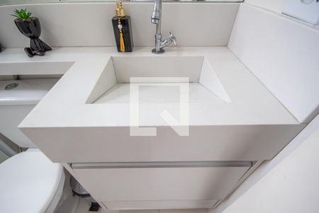 Apartamento à venda com 57m², 2 quartos e 1 vaga Apartamento à venda com 57m², 2 quartos e 1 vagaBanheiro