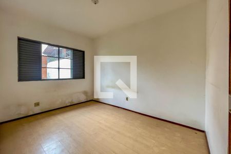 Quarto 1 de casa para alugar com 3 quartos, 120m² em Ouro Preto, Belo Horizonte