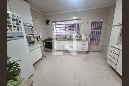 Casa à venda com 3 quartos, 195m² em Vila Nova Galvão, São Paulo