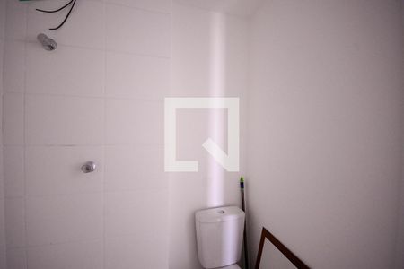 Banheiro de kitnet/studio para alugar com 1 quarto, 20m² em Vila Moraes, São Paulo