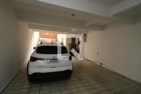 Garagem de casa à venda com 4 quartos, 200m² em Jardim Santa Adélia, São Paulo