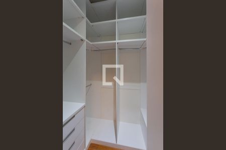 Casa de condomínio à venda com 100m², 3 quartos e 1 vaga Casa de condomínio à venda com 100m², 3 quartos e 1 vagaCloset do quarto 3
