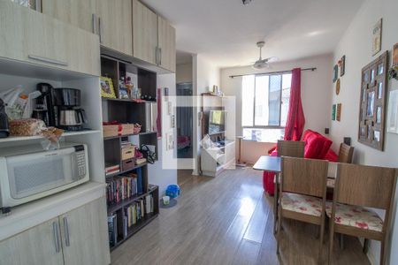 Sala de apartamento à venda com 2 quartos, 43m² em Rubem Berta, Porto Alegre