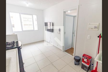Sala/Cozinha de apartamento para alugar com 1 quarto, 24m² em Vila Cláudia, São Paulo