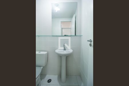 Banheiro de apartamento para alugar com 1 quarto, 24m² em Vila Cláudia, São Paulo