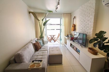 Sala de apartamento à venda com 2 quartos, 80m² em Barra da Tijuca, Rio de Janeiro