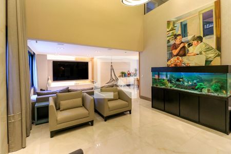 Sala de casa de condomínio à venda com 3 quartos, 580m² em Santo Amaro, São Paulo
