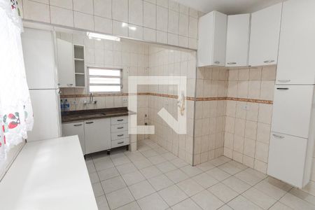 Casa à venda com 128m², 2 quartos e 2 vagas Casa à venda com 128m², 2 quartos e 2 vagasCozinha