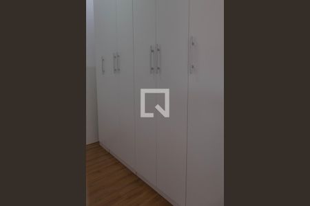 Closet da suíte de casa de condomínio à venda com 3 quartos, 100m² em Parque Renato Maia, Guarulhos