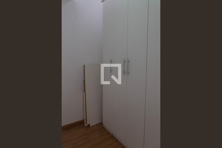 Closet da suíte de casa de condomínio à venda com 3 quartos, 100m² em Parque Renato Maia, Guarulhos