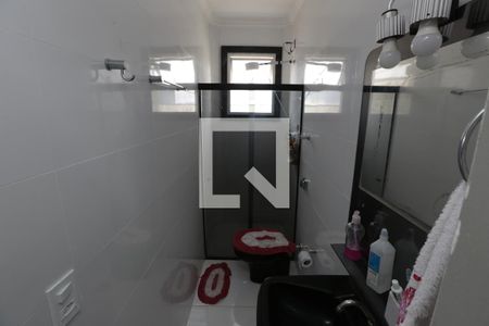 Banheiro de apartamento à venda com 3 quartos, 75m² em Santa Cruz Industrial, Contagem