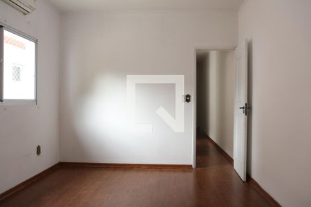 Quarto 1  de casa à venda com 3 quartos, 200m² em Jardim Avelino, São Paulo