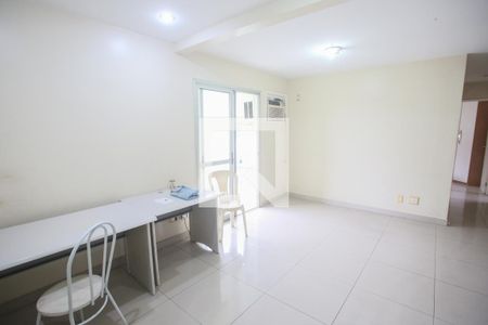 Sala de apartamento para alugar com 3 quartos, 158m² em Taquara, Rio de Janeiro