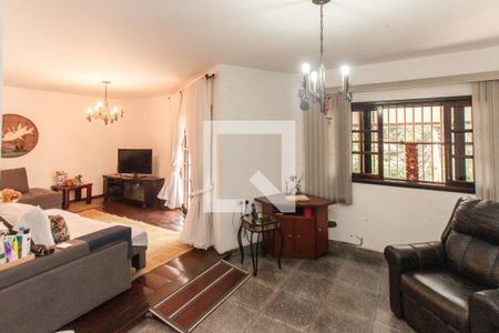 Sala de casa para alugar com 5 quartos, 280m² em Jardim Tremembe, São Paulo