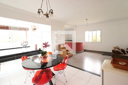 Sala 2 de casa para alugar com 5 quartos, 259m² em Vigilato Pereira, Uberlândia