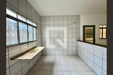 Cozinha de apartamento para alugar com 1 quarto, 33m² em Parque Xangri-lá, Contagem