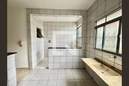 Cozinha de apartamento para alugar com 1 quarto, 33m² em Parque Xangri-lá, Contagem